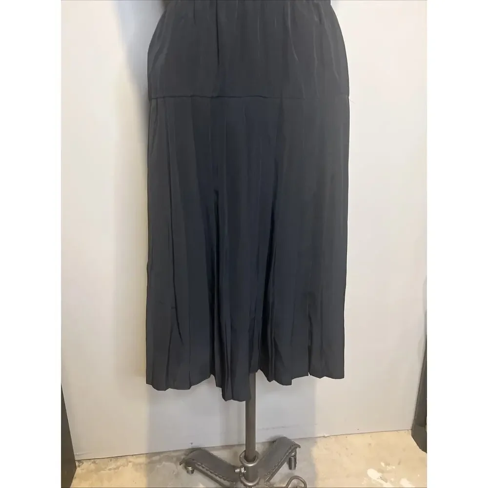 Pleated Skirt Vintage Midi Length Size 6 Great Material Black
